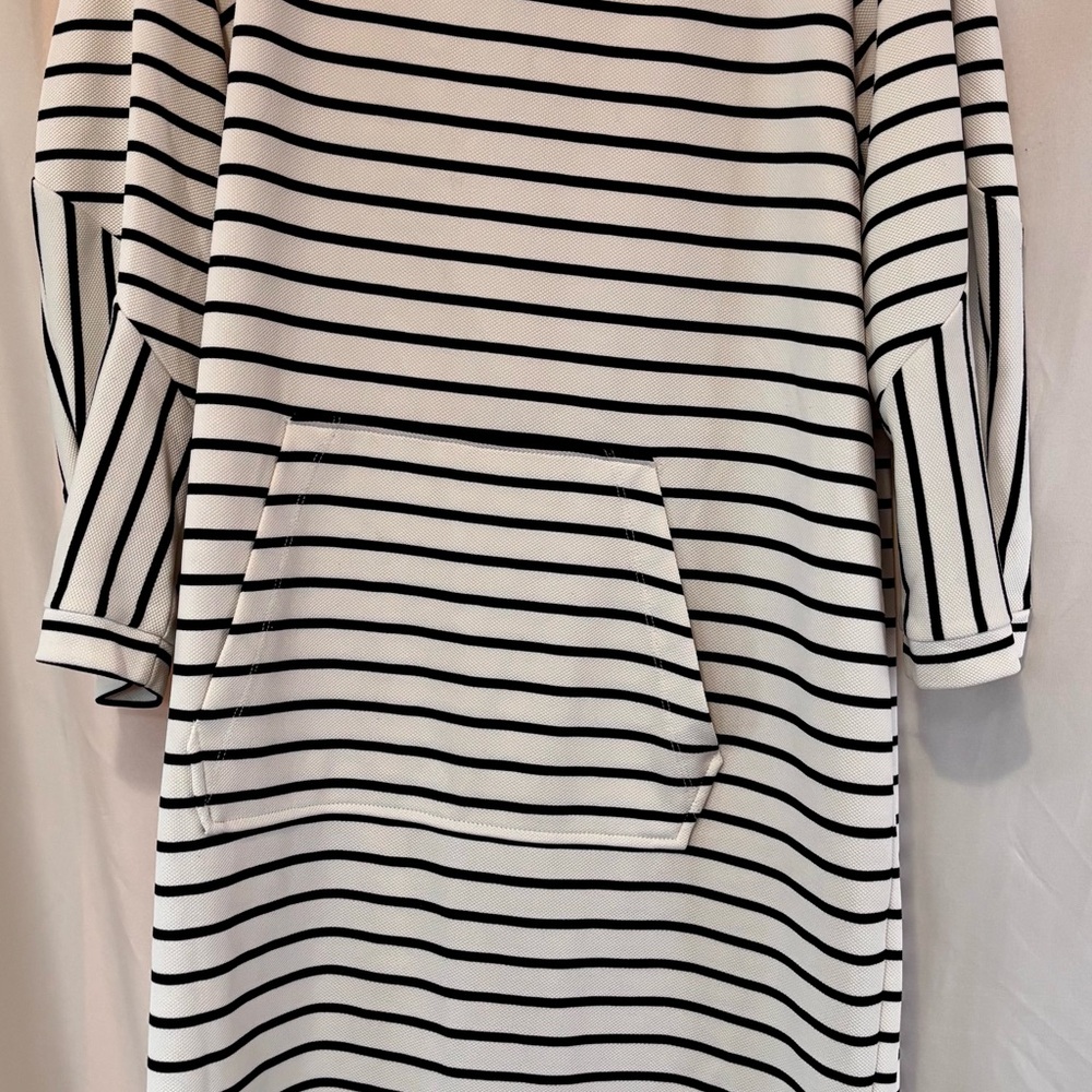 Striped Black and White Women's Casual Dress w/ Front Pocket
